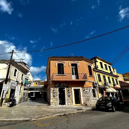 Apartament Travelers Luxury Suites, & *