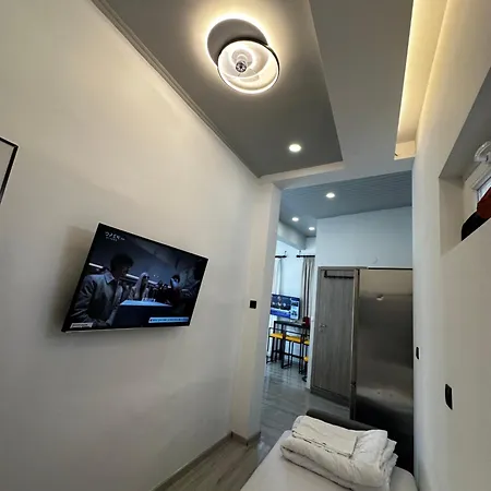 Apartament Travelers Luxury Suites, & *