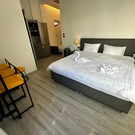 Apartament Travelers Luxury Suites, & *