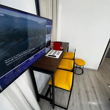 Travelers Luxury Suites, & Apartament