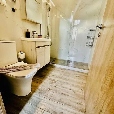 Apartament Travelers Luxury Suites, &
