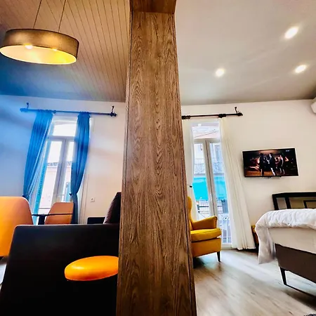 Travelers Luxury Suites, & Apartament Corfu (city)
