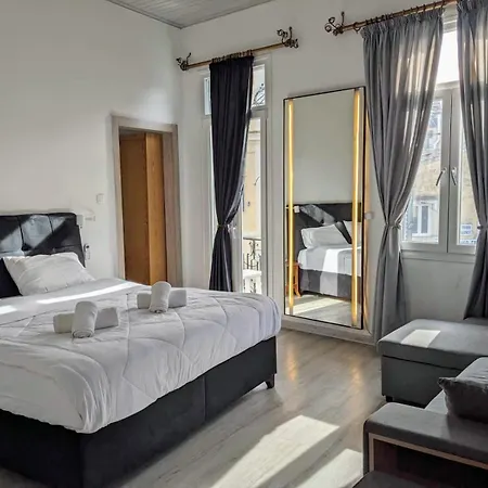 Apartament Travelers Luxury Suites, &